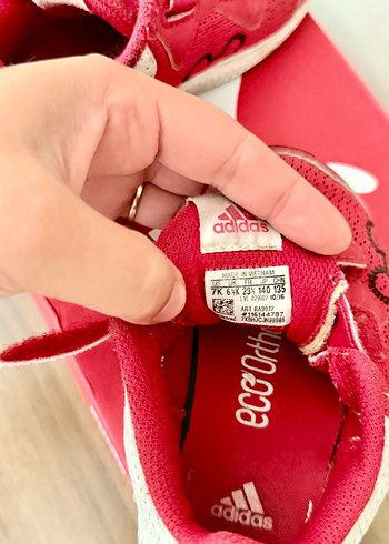 23 Beden Kırmızı Adidas Spor Ayakkabı