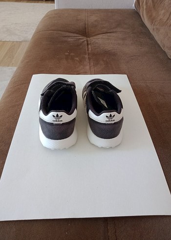 Adidas Orijinal Adidas Çocuk Ayakkabı 26no Çok güzel Kaydırmaz Tabanlı