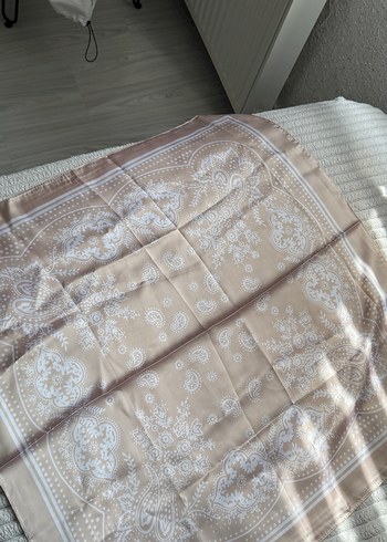 Bej Dantel Detaylı Kadın Fular
