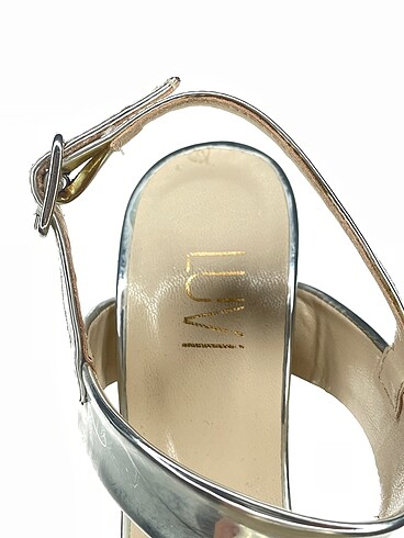 36 Beden çeşitli Renk Vintage Love Platform %70 İndirimli.