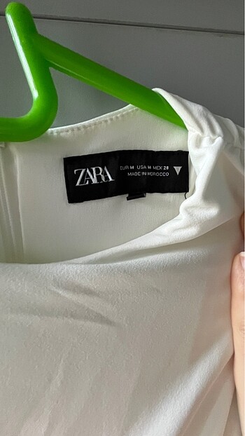 m Beden beyaz Renk Zara midi boy beyaz elbise