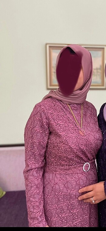 Gül kurusu abiye elbise ve janjanlı şal