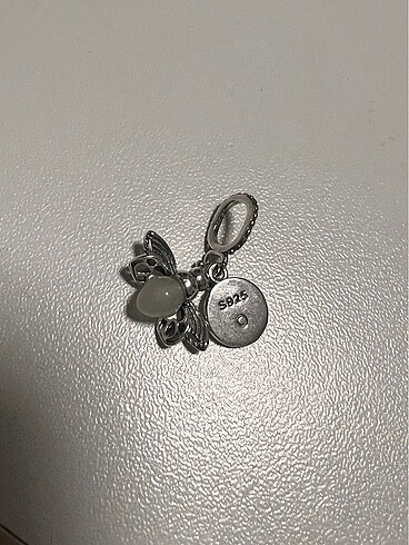 Pandora Ateş böceği charm