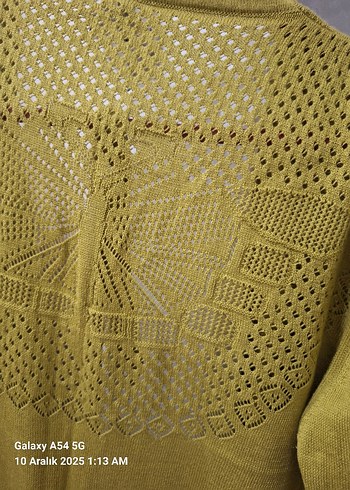 Uzun Kollu Sarı Nakışlı Örgü Hırka - Görsel 5
