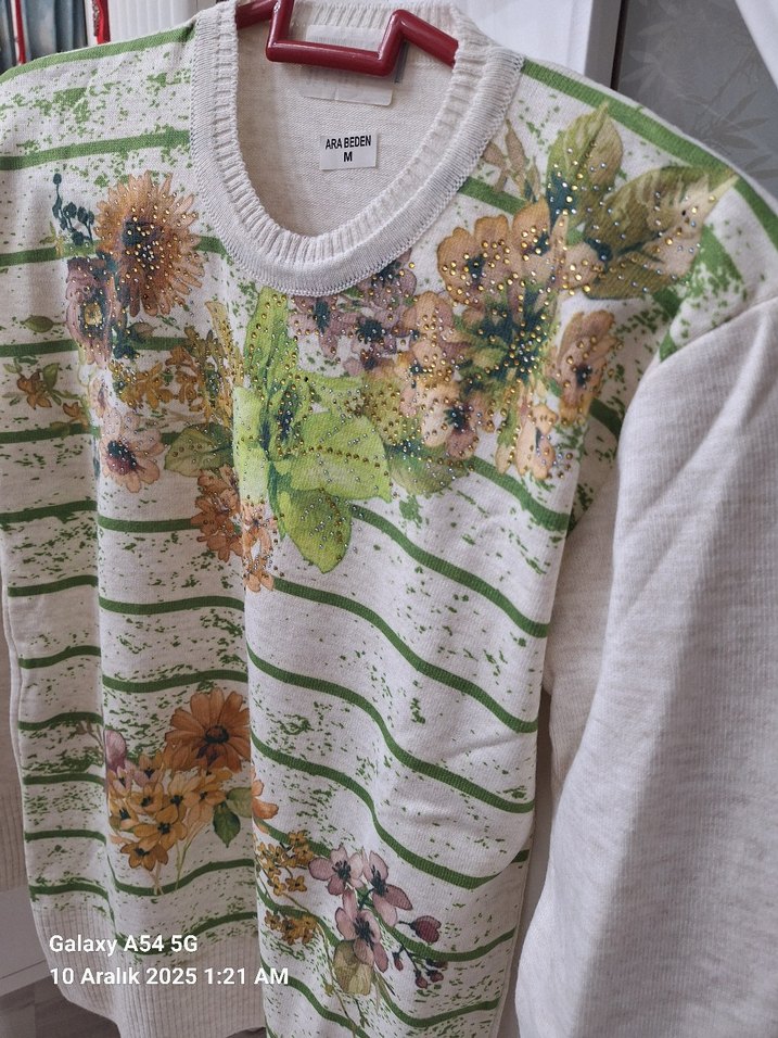 Çiçek Desenli Uzun Kollu Bohem Kadın Kazak - Görsel 3