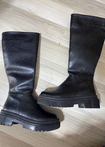 Düz Siyah Deri kadın çizme