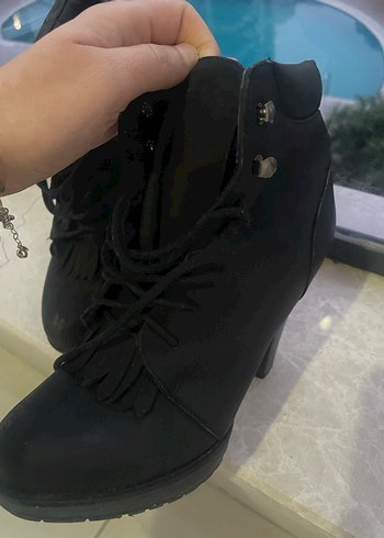 Topuklu Bot - Görsel 2