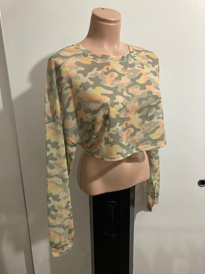 Kadın Kamuflaj Desenli Uzun Kollu Crop Top - Görsel 3