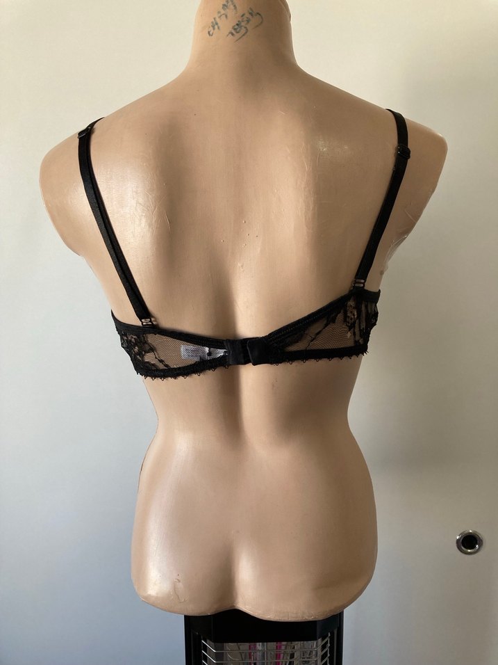 Siyah Gotik Tasarımlı Sütyen - Görsel 3