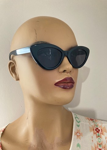 Siyah retro model kadın güneş gözlüğü - Görsel 2