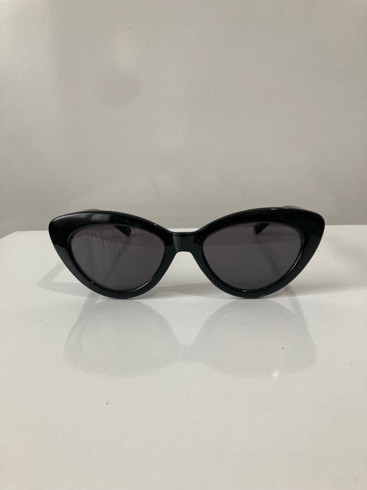 Siyah retro model kadın güneş gözlüğü - Görsel 5