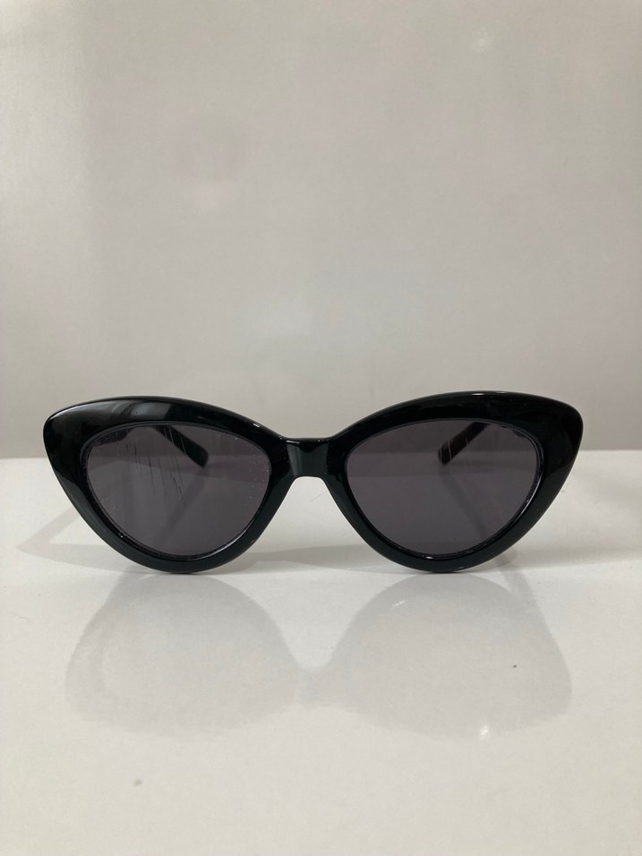 Siyah retro model kadın güneş gözlüğü - Görsel 4