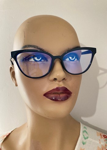 Mavi Işık Korumalı Siyah Çerçeveli Gözlük - Görsel 2