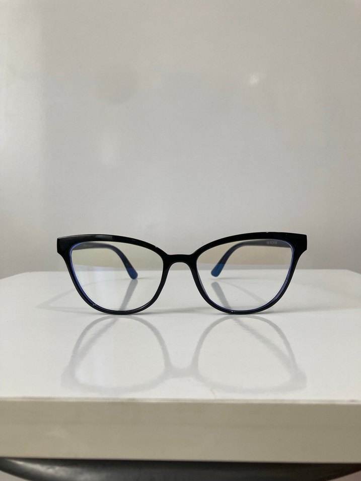 Mavi Işık Korumalı Siyah Çerçeveli Gözlük - Görsel 5