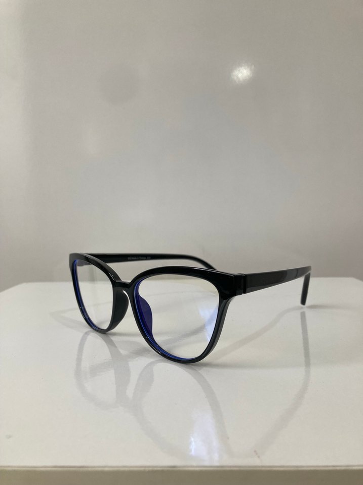 Mavi Işık Korumalı Siyah Gözlük - Görsel 4