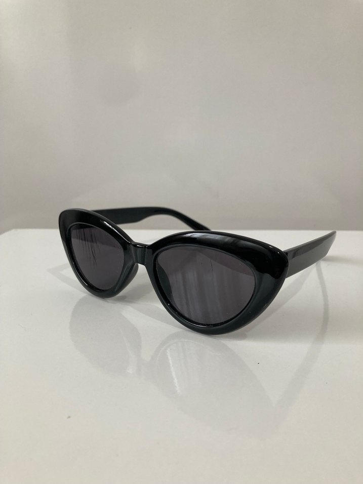 Klasik Siyah Goth Kadın Güneş Gözlüğü - Görsel 3