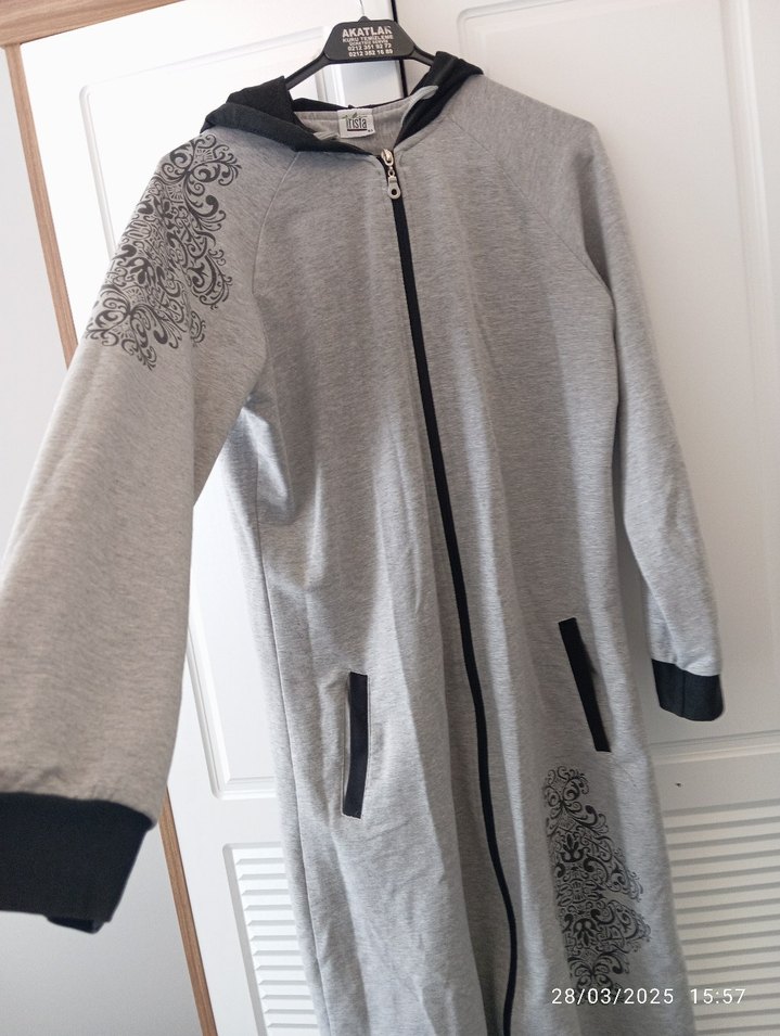 Gri Uzun Kollu Nakışlı Kadın Uzun Boy kapüşonlu kap - Görsel 4