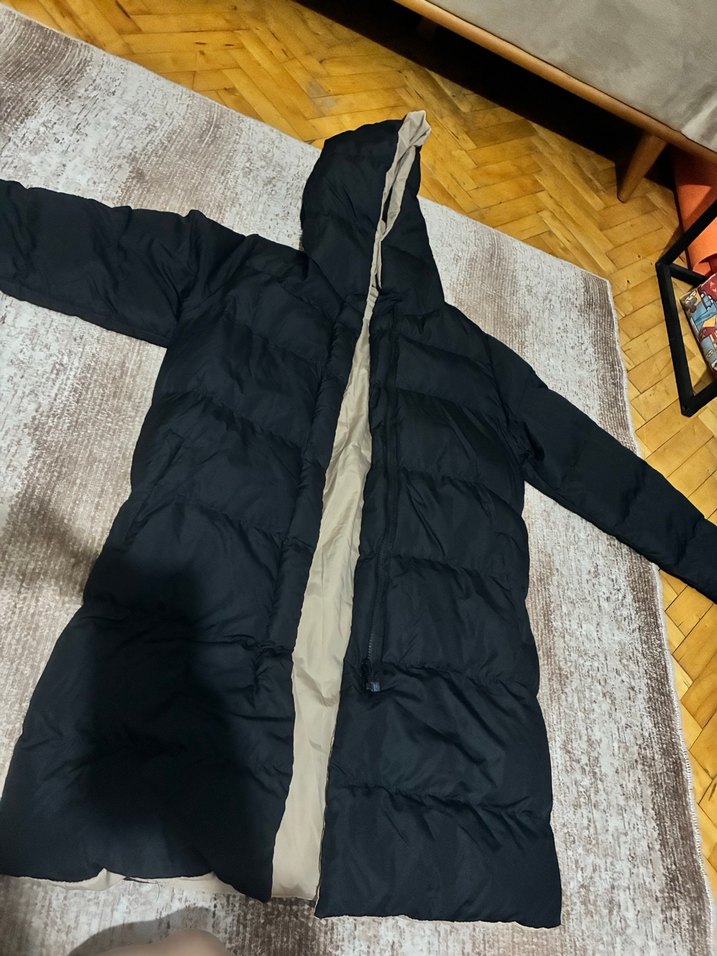 Siyah Kapüşonlu Uzun Kışlık Kadın Mont - Görsel 2