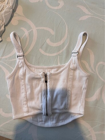 Dilvin Dilvin crop