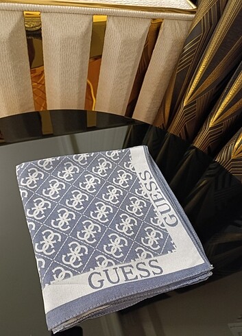 Beden Guess İpek Eşarp