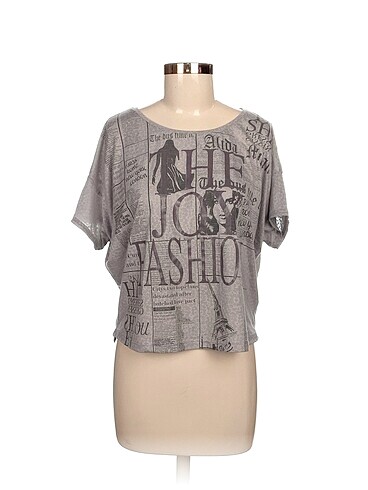 Diğer T-shirt %70 İndirimli.