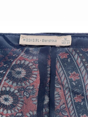 m Beden çeşitli Renk Bershka Mini Şort %70 İndirimli.
