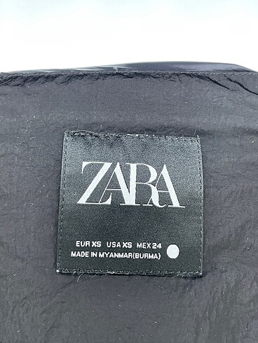 xs Beden siyah Renk Zara Yelek %70 İndirimli.