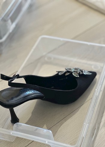 Payetli Siyah Çiçekli Yüksek Topuklu Kadın Ayakkabı - Görsel 3