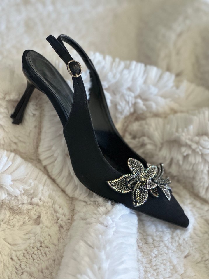 Payetli Siyah Çiçekli Yüksek Topuklu Kadın Ayakkabı - Görsel 4