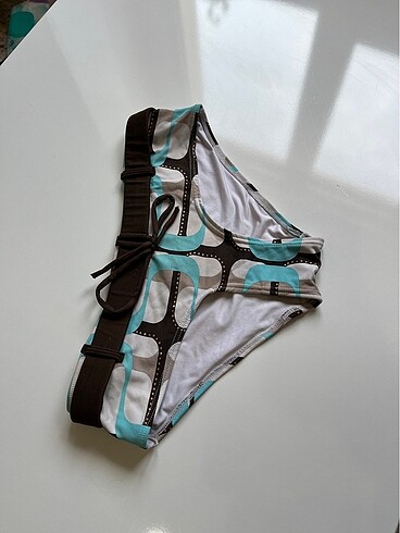 m Beden New Yorker markalı bikini altı(kullanılmamış)