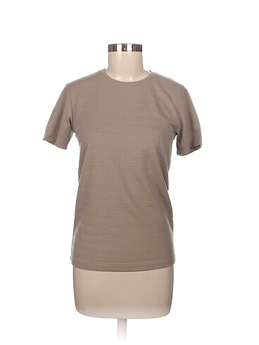 Diğer T-shirt %70 İndirimli.