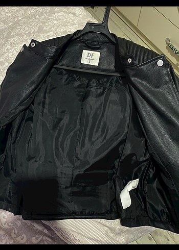 Kadın Siyah Deri Ceket - Görsel 4