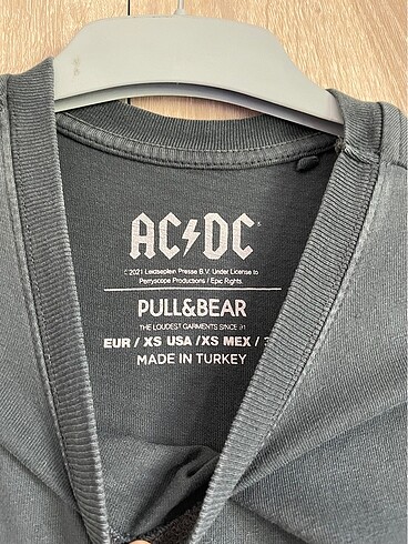 Pull and Bear ac/dc tisört