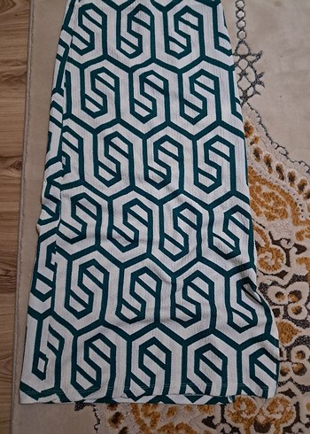 desenli uzun yırtmaçlı etek