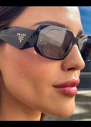 Prada güneş gözlüğü