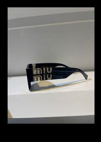 Beden Miu Miu Parlak Siyah Kadın Güneş Gözlüğü