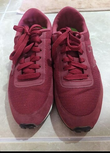 New Balance ürünü