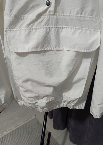 Düğmeli Beyaz Yağmurluk Zara - Görsel 4
