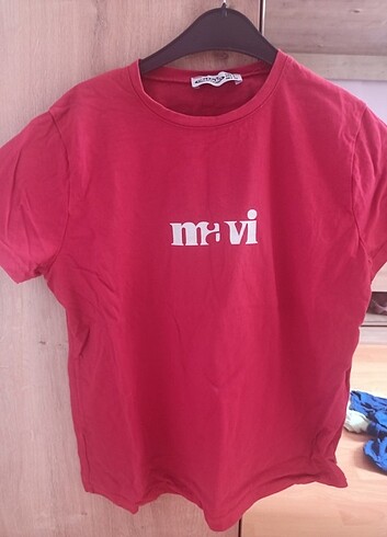 Kırmızı T-shirt 
