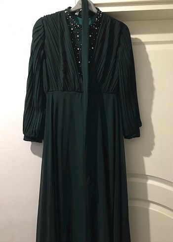 Kadın Uzun Kollu Yeşil Pileli Gotik Abiye Elbise
