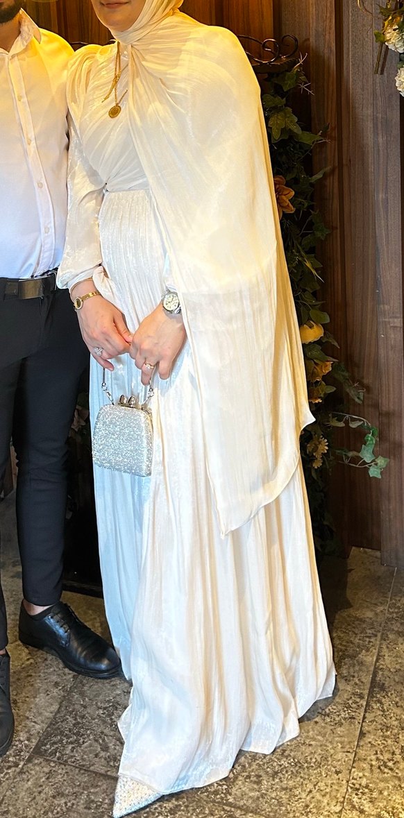 Bej rengi
Drapeli Uzun Bohem Straplez Nişan Elbisesi - Görsel 2