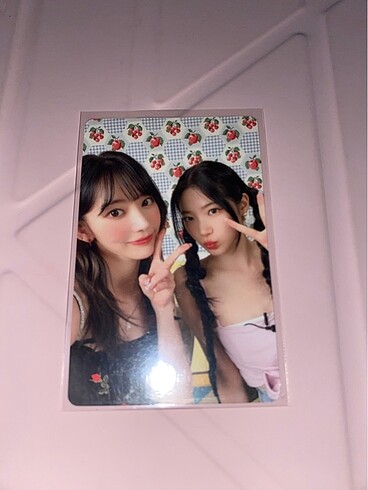 lesserafim sakura merch pc photocard