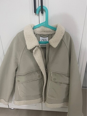ZARA MONT