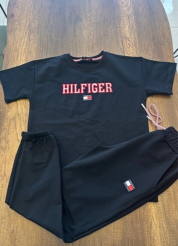 Tommy Hilfiger takım