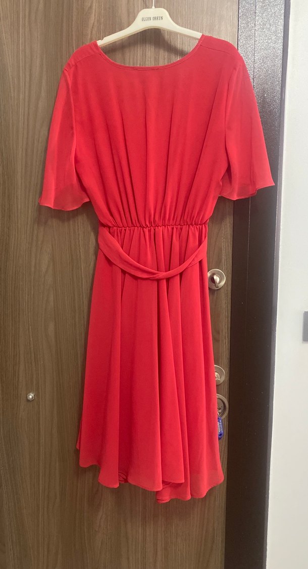 Kırmızı V Yakalı Midi Salaş Elbise - Görsel 3