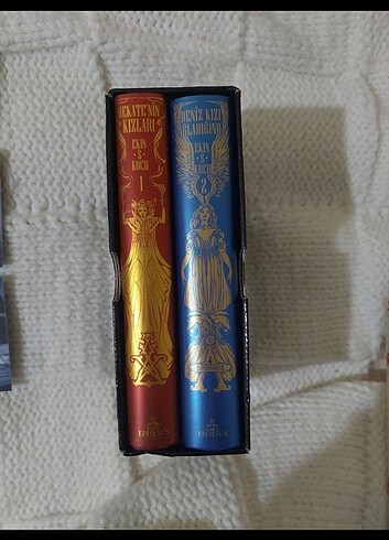 Hekatenin kızları ciltli kutulu set