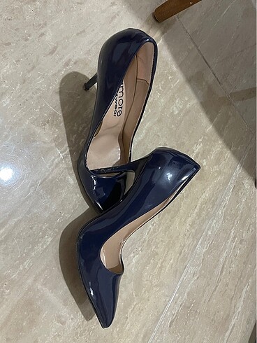 38 Beden Lacivert stiletto