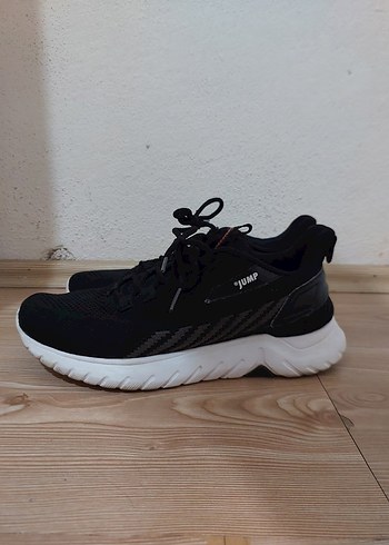 Jump Siyah Bagcikli Kadin Spor Ayakkabi