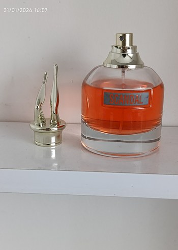 Scandal Kadın Parfümü - Görsel 2