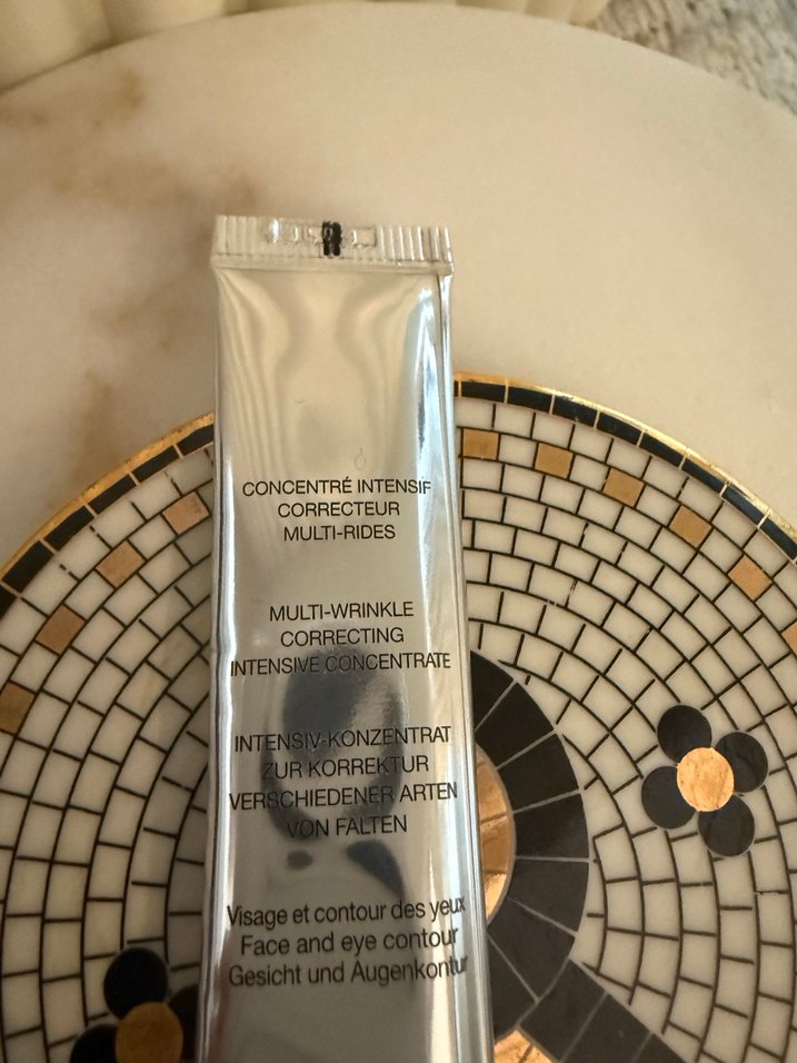 Dior Capture Totale Hyalushot göz kremi - Görsel 5